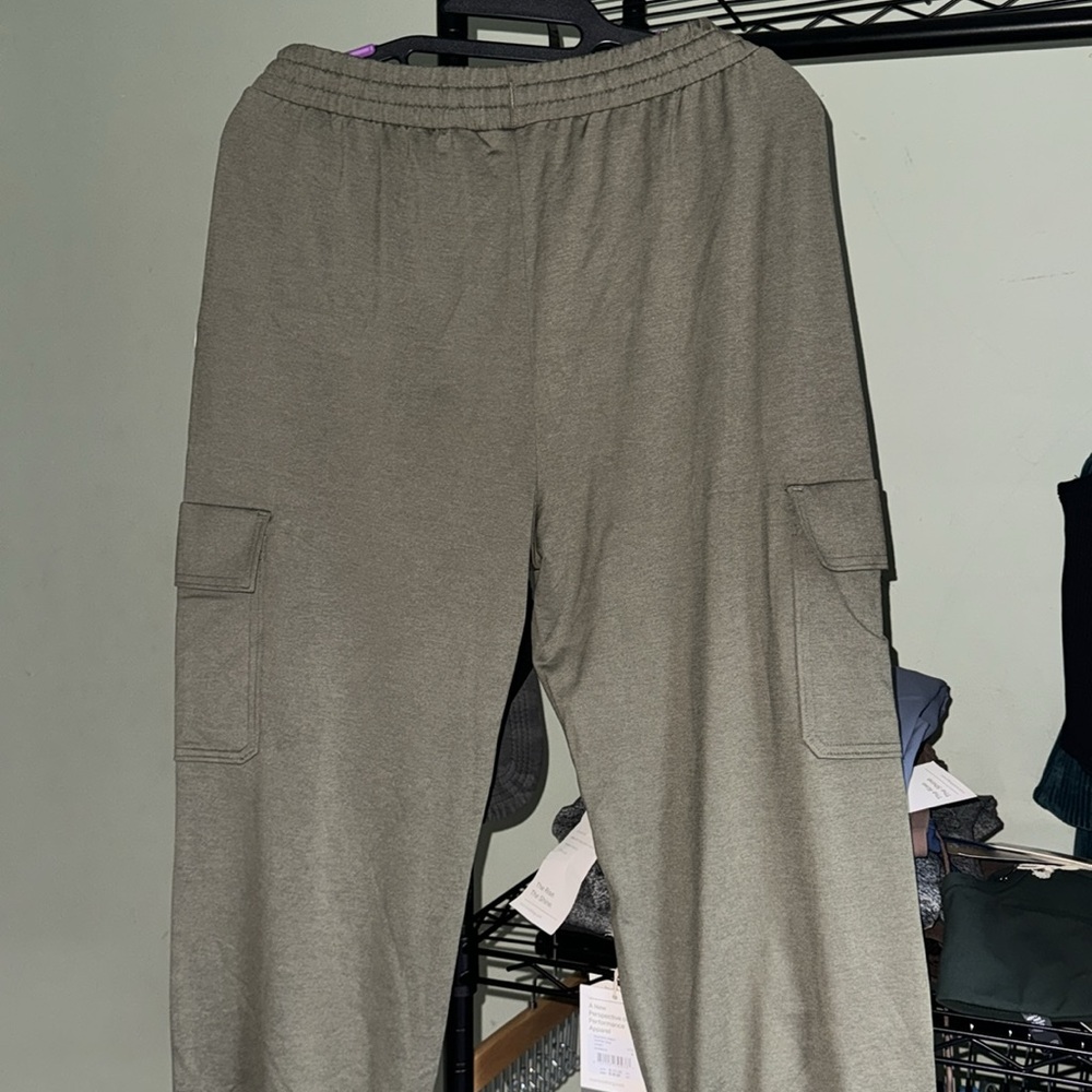 Vuori Boyfriend Cargo Jogger-Dark Metal Heather/Small NWT Joggers - Picture 4 of 4